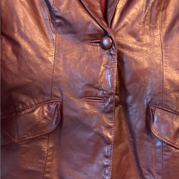 Vintage Women's Burgendy Leather Jacket - Picture 2 of 7